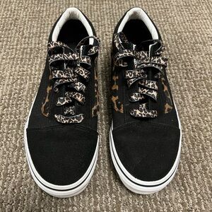 Stylish Black Leopard Print Women's Sneakers